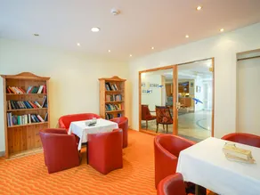 Doppelzimmer mit Stadtblick und Balkon - Image 5