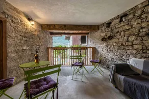 Apartment with terrace & garden | City view - Image 3