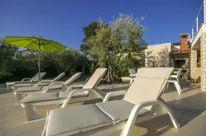 Charmantes Apartment nur 400 Meter zum Strand mit grossem Pool, privater Terrasse, Grill, Liegen - Image 4