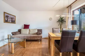 Holiday Apartment '2' with Mountain View, Balcony and Wi-Fi - Image 2