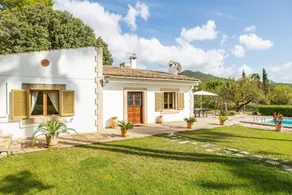 Family-oriented house with garden, terrace & private pool | Mountain view | Suitable for remote work - Image 3