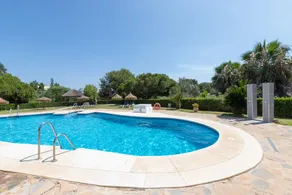 Appartement de vacances avec internet haut débit, barbecue et piscine | Vue mer - Image 2