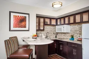 Family-friendly lovely condo with pool - Image 3