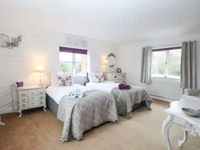Cottage with garden | Beach view - Image 5