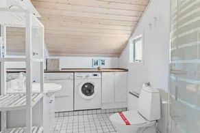 Holiday home with barbeque, terrace & jacuzzi - Image 5