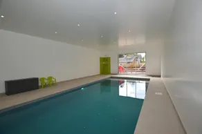Ferienunterkunft mit Terrasse, Garten und Pool - Image 2