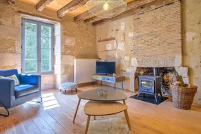 Gîte Les Chouettes with Shared Pool, Private Terrace and Wi-Fi - Image 3