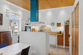 Family-friendly villa with BBQ & garden | Water view | Dogs allowed - Image 5