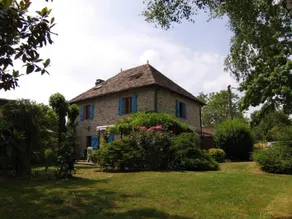 Casa con barbacoa, jardín y terraza - Image 3