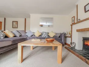 Child-friendly cottage with garden - Image 3