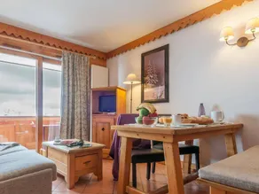 Flat with heated pool - Image 4