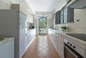 Holiday home with garden, barbecue & terrace - Image 5