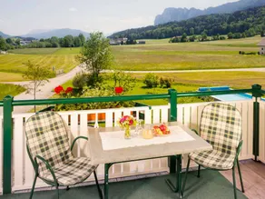 Child-friendly apartment with garden, barbecue & pool | Mountain view - Image 2