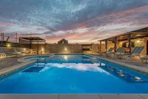 Villa with private pool, garden & terrace - Image 3