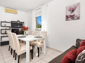 Villa Fortuna für bis zu 9 Personen und mit beheiztem Aussenpool - Image 4