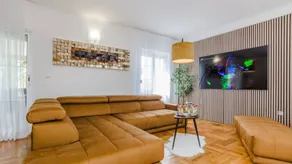 Family-friendly house with jacuzzi, terrace & pool | Pets are welcome - Image 5