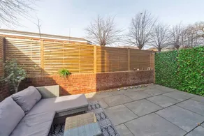 Familienfreundliche Wohnung mit schnellem Internet und Garten - Image 5
