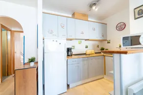 Apartment with garden, terrace & pool - Image 4