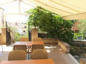 Lovely apartment with garden & terrace - Image 5