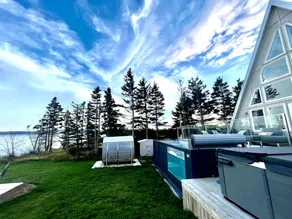Oceanview A-Frame Cabin with Pool, Sauna & Hot Tub in Sugar Loaf, Canada - Image 5