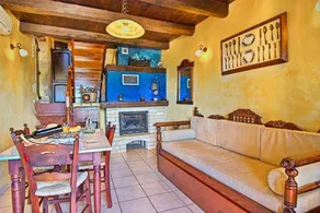 Charming villa with barbeque & pool - Image 5