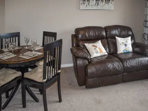 Family-oriented flat with barbecue & garden - Image 4