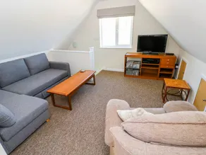 Cottage with garden - Image 3