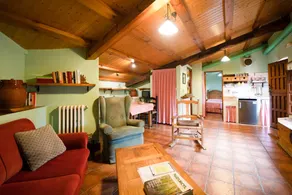 Country House 'La Casina' with Mountain Views and Private Garden - Image 3
