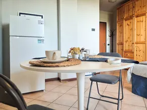Holiday apartment with garden & pool | Garden view - Image 4