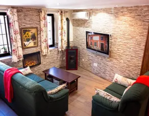 Casa adatta alle famiglie con giardino, piscina privata e terrazza - Image 4