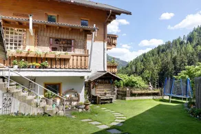 Apartment with garden & terrace | Garden view - Image 4