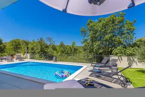 Apartment with terrace & garden - Image 5