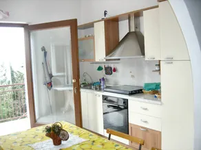 3 bedrooms house with enclosed garden at San Lorenzo - Image 5