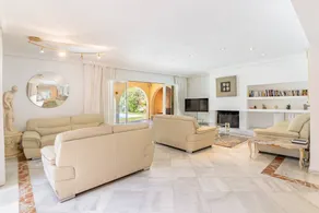 Villa with garden, private pool & terrace | Garden view - Image 4