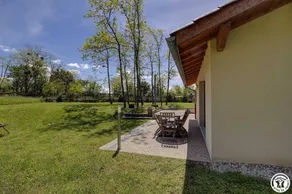 Gite with terrace, barbeque & garden - Image 5