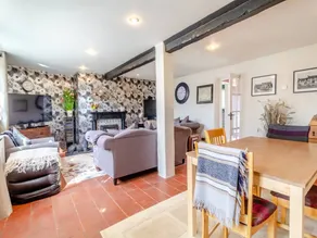 Cottage with garden - Image 3