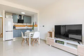 'Ágora Alhambra' Apartment with Mountain Views, Shared Pool, and Air Conditioning - Image 4