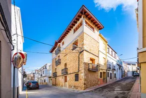 Grande maison de vacances | Vue ville - Image 2