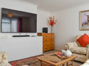 Family-oriented cottage with garden & barbeque | River view | Pets allowed - Image 4