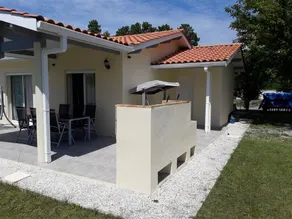 Holiday home with garden & barbecue | Lake view - Image 2