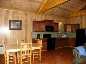 Inviting Waterfront Cabin with Private Pond and Outdoor Deck Near Zwolle, Louisiana - Image 4