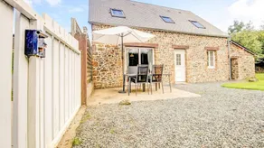 Fully equipped lovely house with barbecue, terrace & garden | Pet-friendly - Image 5
