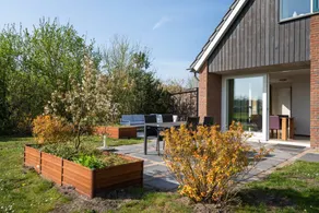 Holiday home with garden & terrace - Image 5