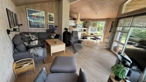 House with terrace, hot tub & sauna - Image 2