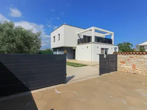 Ferienhaus mit Grill, privatem Pool und Terrasse - Image 3