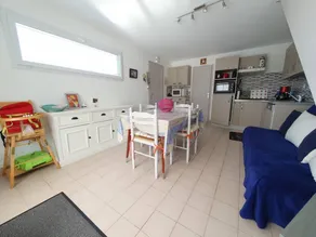 Holiday home with garden & barbeque - Image 3