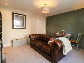 Family-oriented beautiful cottage - Image 5