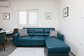 Holiday apartment with BBQ, pool & garden - Image 5