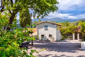 Villa avec piscine et terrasse | Vue jardin | Idéale pour le télétravail - Image 3