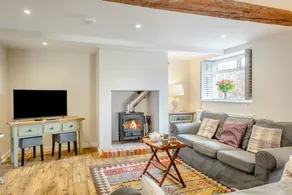 Cottage with garden - Image 3